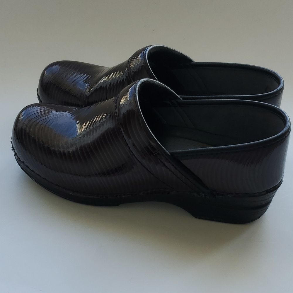 Dansko XP Stripe Professional Clogs Women's Size 39